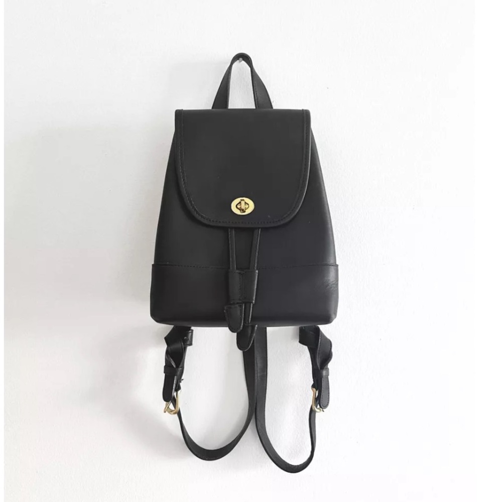 Vintage Coach Black Smooth Leather Drawstring Turnlock 9960 Daypack Backpack